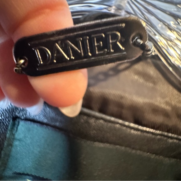 Danier Classic Black Leather Bomber Zip Jacket Thick Lined Vintage Moto 90s - Picture 4 of 16